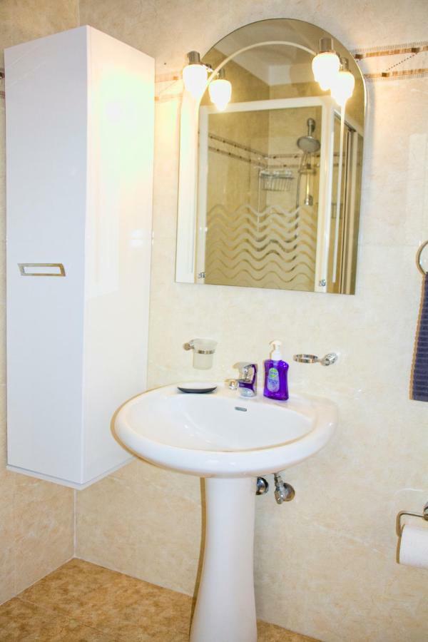 Charming Apartment Near Athens Center And The Sea Exterior photo